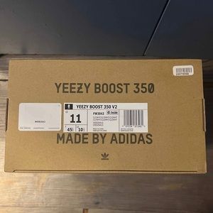 Yeezy 350v2 cloud white